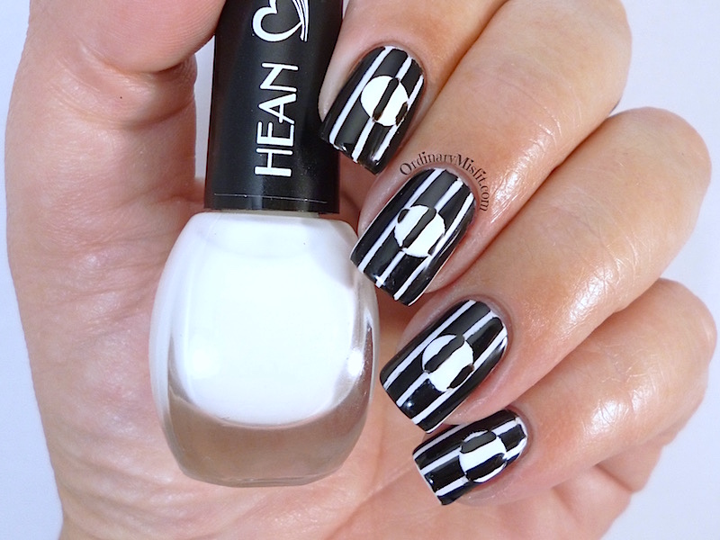 Hean I love Hean #401 and black nail art