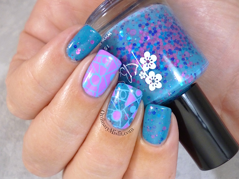 Twinsie nails glitter and stamping nail art 2