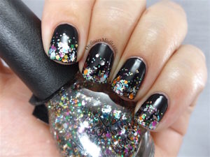 Black and glitter gradient nail art