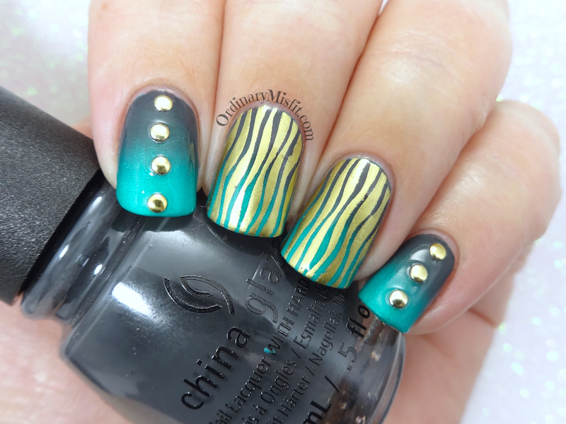 Wavy gradients nail art