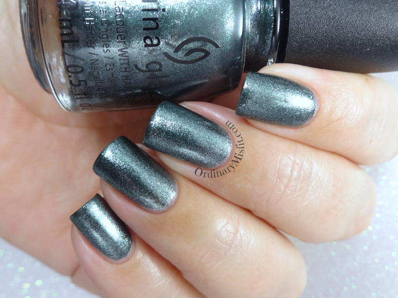 China Glaze - Throwing suede