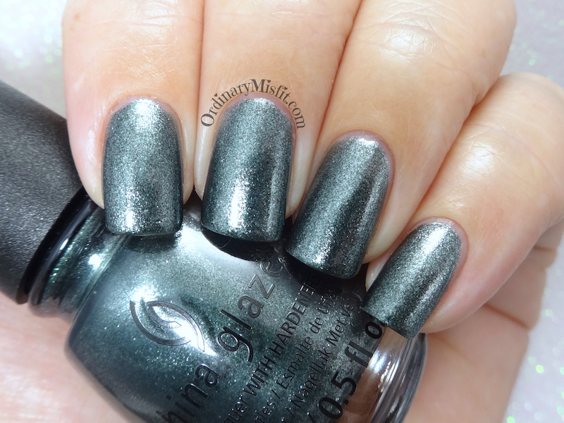 China Glaze - Throwing suede