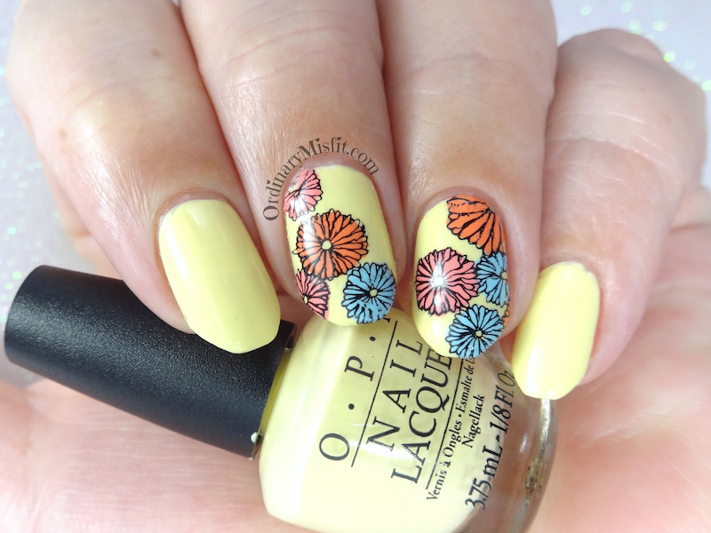Summer flowers nail art