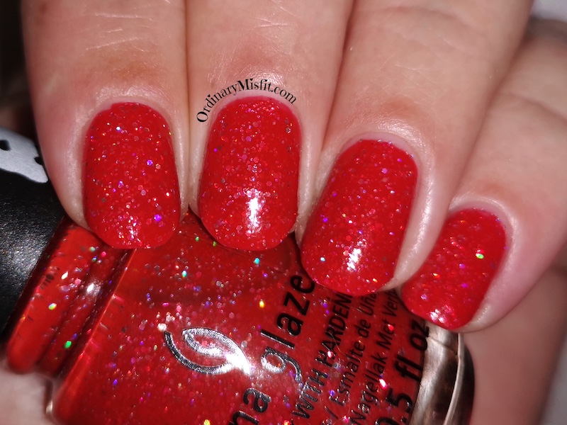 China Glaze - Living in the elmo-ment