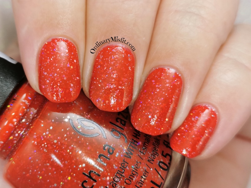 China Glaze - Living in the elmo-ment